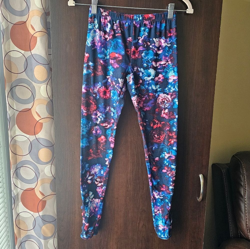No Boundaries Colorful Floral Leggings Size Small
